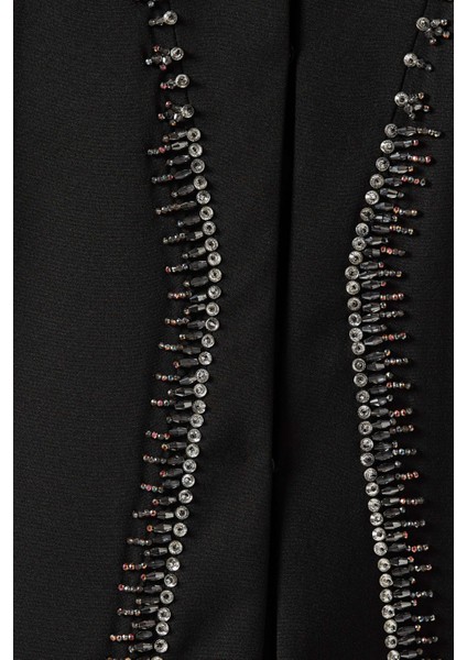 Şık Boncuk Detaylı Abaya ile Rahat ve Zarif Tarz Yakalayın indirimleri