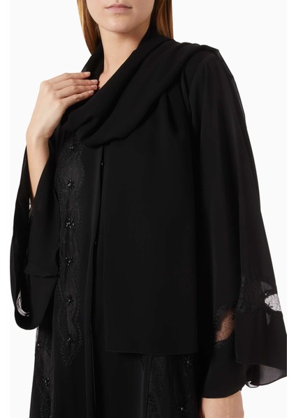 Dantel Nakışlı Abaya Şıklığı ile Günlük Kullanım Için Uygun Rahat Tasarım fırsatları