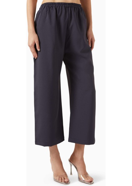 Şık ve Zarif 3 Parça Abaya Seti Ince Keten ve Nakış Detaylarıyla