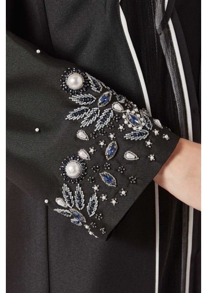 Şık Boncuk Işlemeli Abaya ile Modern Tarzınızı Yükseltin ve Dikkatleri Üzerinize Çekin