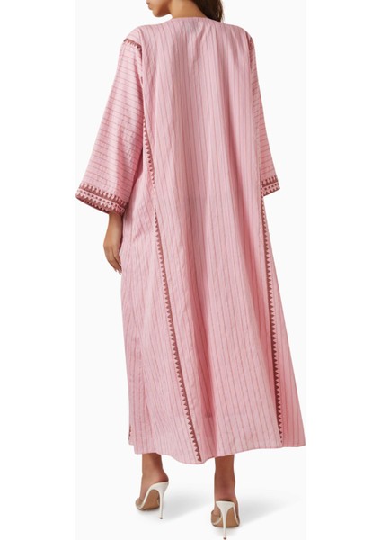 Şık Tasarımlı Iki Parça Abaya Seti Geleneksel Işçilik ile Modayı Buluşturuyor modelleri