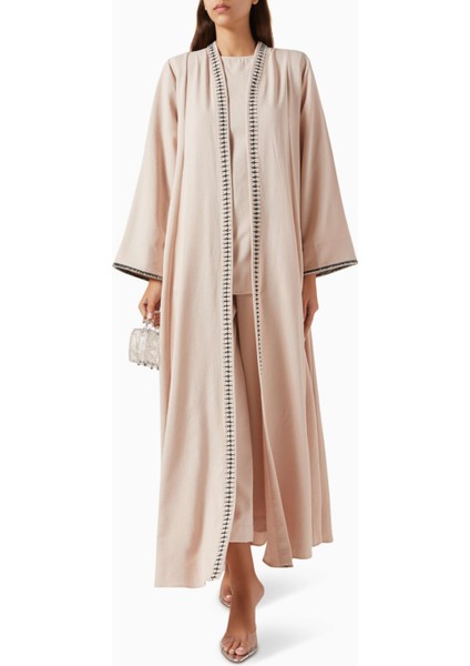 Modern Tasarımlı 4 Parça Nakışlı Abaya Seti Konfor ve Şıklığı Bir Arada Sunuyor fiyatları