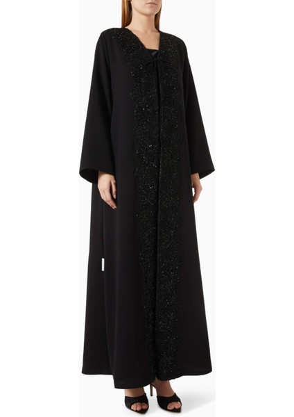 Kendinizi Şık Hissedin Tasarımlı Dikişli Abaya ile Rahat ve Modern Stil Yakalayın
