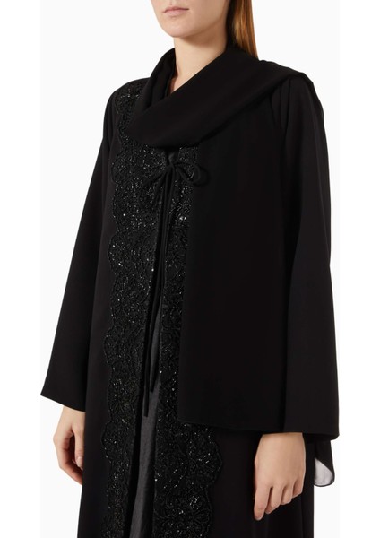 Kendinizi Şık Hissedin Tasarımlı Dikişli Abaya ile Rahat ve Modern Stil Yakalayın fırsatları
