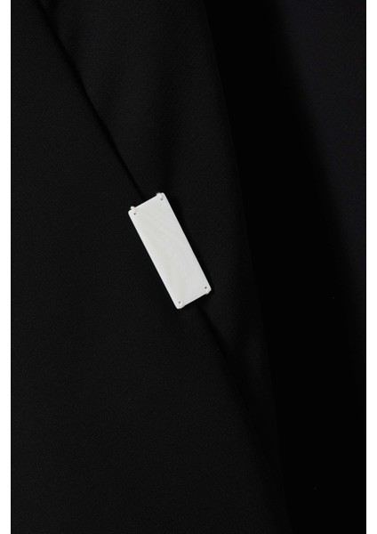 Kendinizi Şık Hissedin Tasarımlı Dikişli Abaya ile Rahat ve Modern Stil Yakalayın