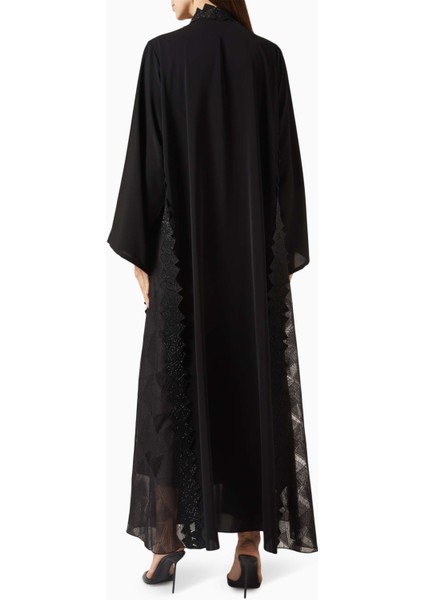 Şık Dantel Nakışlı Abaya ile Gelen Zarafet ve Rahatlık Sunan Şık Kombinler modelleri