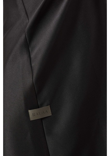 Şık Dantel Işlemeli Abaya Rahat Kullanım Için Ideal Tasarım ve Fonksiyonellik