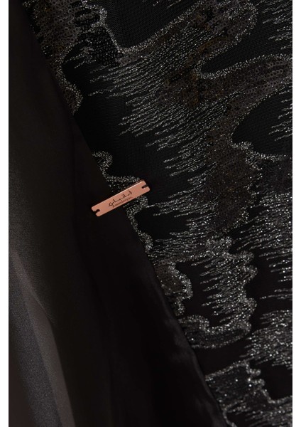 Şık Payetli Abaya ve Sheila ile Rahat ve Zarif Görünüm indirimleri