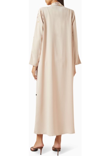 Ince Işlemeli Abaya Kap, Konforlu Duruş ve Şık Tasarım ile Hem Günlük Hem Özel Anlar Için Uygun modelleri