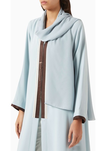 Modern ve Geleneksel Tarzda Uzun Kollu Abaya Şıklığıyla Dikkat Çekiyor fırsatları