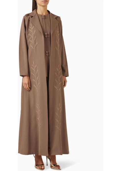 Şık Fern Işlemeli Abaya Takımı Modern Tesettür Modası Için Ideal Seçim