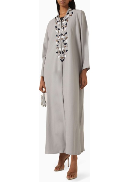 Günlük Şıklık Için Işlemeli Abaya ve Eşleşen Şila ile Rahat Kullanım fiyatları