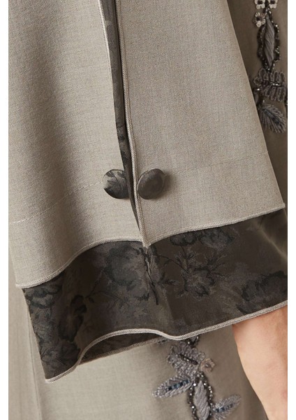 Şık Dikişli Abaya ile Günlük ve Gece Şıklığını Yakalayın indirimleri