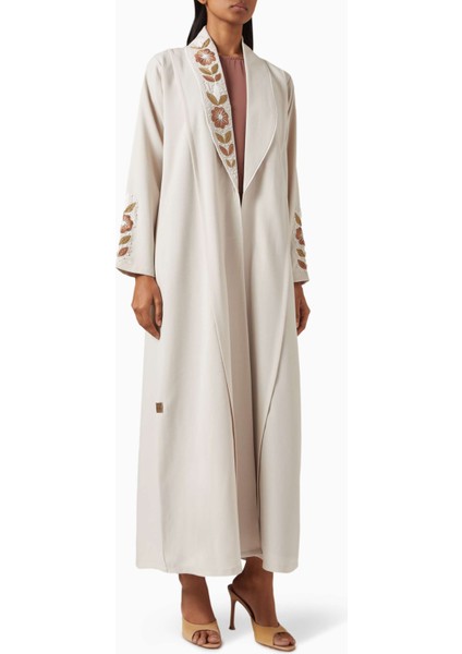 Işlemeli Abaya Tasarımı ile Şık ve Rahat Günlük Kullanım Için Ideal Seçim