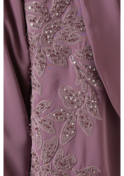 Işlevsel ve Şık Bead Aksesuar Detaylı Üç Parça Kadın Takım Elbise Seti