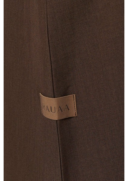 Şık Dikişli Abaya ile Günlük ve Gece Şıklığını Yakalayın