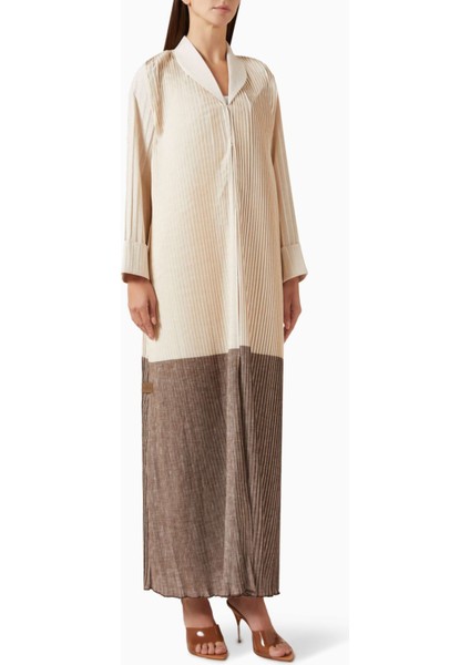 Modern Şık Kumaşlı Iki Renkli Pliseli Abaya ile Tarzınızı Yakalayın