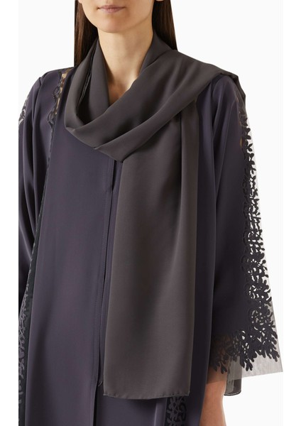 Rahat Kesim Dantel Detaylı Abaya ile Şık ve Konforlu Giyinmenin Yolu fırsatları