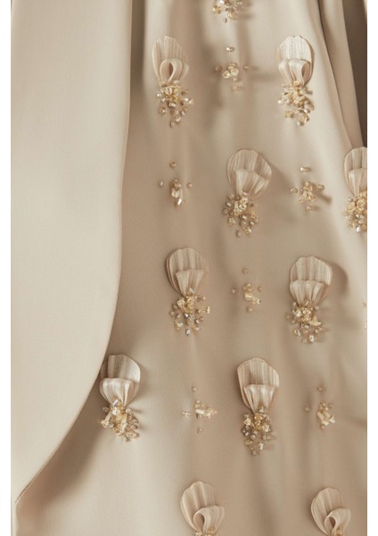 Şık ve Rahat Boncuk Süslemeli Açık Ön Abaya Uzun Kollu Günlük Kullanım Için Ideal