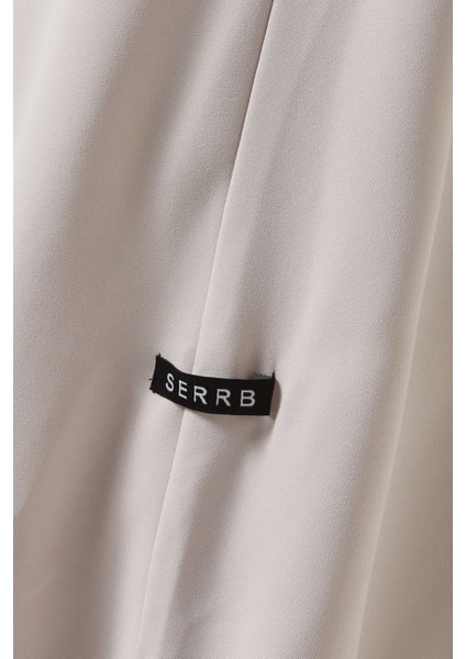 Şık Dikişli Abaya Sade Tasarım ve A-Line Silueti ile Günlük Şıklığınızı Tamamlayın indirimleri