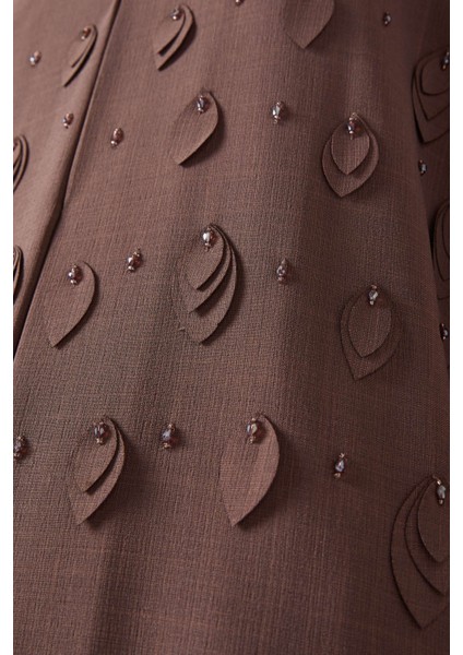 Işlemeli Abaya ile Şıklığı Yakalayın Ince Keten Karışımı ve Modern Tasarım Püf Noktaları indirimleri