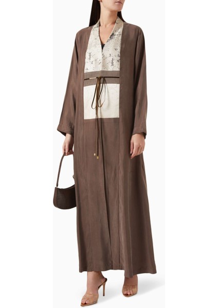 Şık V Yaka Abaya Özelleştirilmiş Düğümlü Ön Kapatma ve Doku Detayı ile Göz Alıcı Tasarım fiyatları