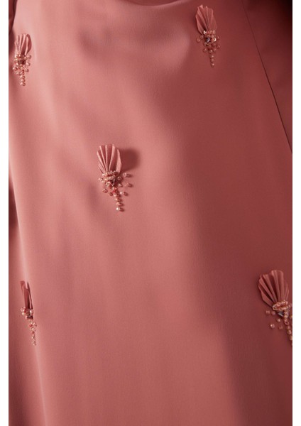 Şık Boncuk Işlemeli Abaya ile Rahat ve Zarif Stil Sağlayın