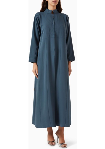 Şık Panel-Cut Abaya ile Konforlu ve Fonksiyonel Şeyla Takımı