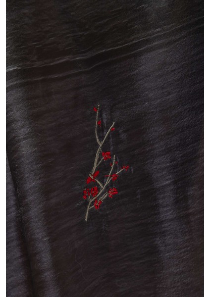 Modern Tasarımlı Basamaklı Abaya Rahat Silueti ve Şık Detaylarıyla Günlük Kullanıma Uygun indirimleri