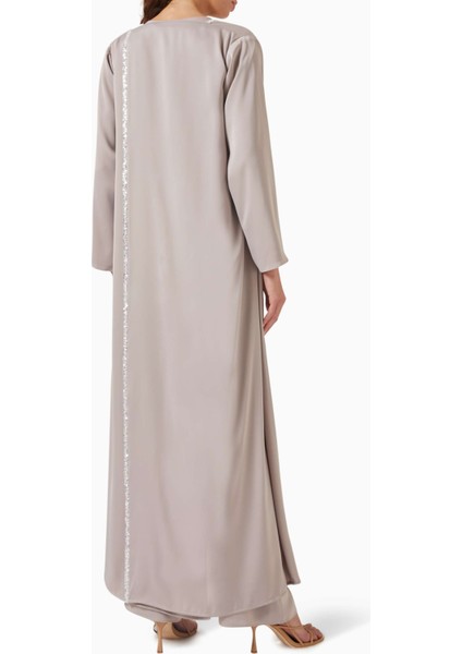 Şık Dört Parçalı Abaya Seti Rahatlığı ve Zarafetiyle Sunuyor modelleri