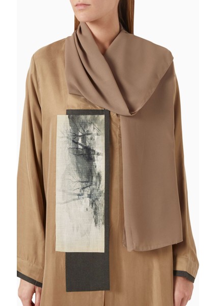 Işlemeli Ipek Abaya Modern ve Geleneksel Estetiği Bir Arada Sunuyor fırsatları