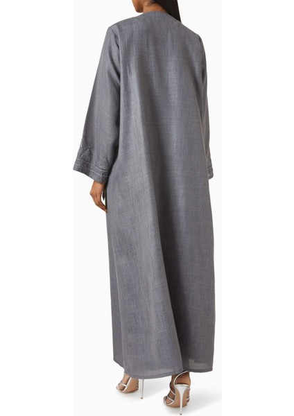 Işlemeli Abaya Seti ile Zarif Tasarımlar ve Geleneksel El Sanatları Bir Arada modelleri