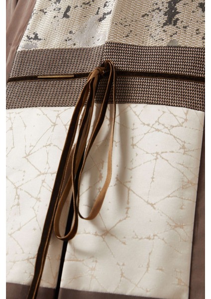 Şık V Yaka Abaya Özelleştirilmiş Düğümlü Ön Kapatma ve Doku Detayı ile Göz Alıcı Tasarım fırsatları