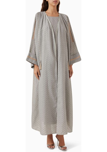 Şık Nakışlı Abaya ve Elbise Seti Modern Kadınlar Için Rahat ve Kullanışlı Tasarım