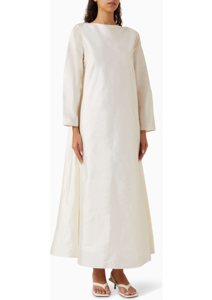 Şık Üç Parça Abaya ve Elbise Seti ile Rahat ve Zarif Stil indirimleri