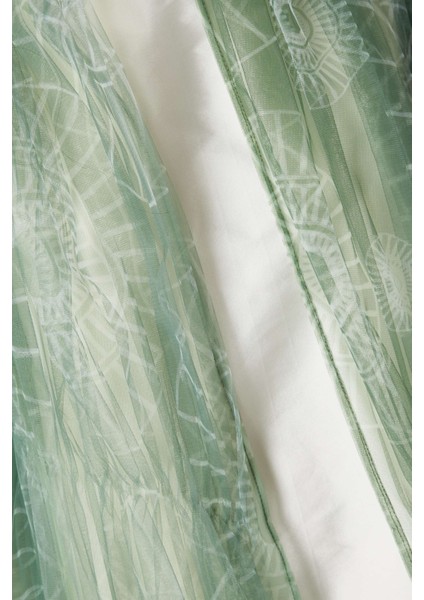 Şık Üç Parça Abaya ve Elbise Seti ile Rahat ve Zarif Stil