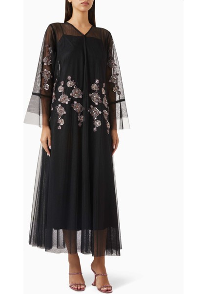 Şıklığı ve Konforu Bir Arada Sunan Pul Payetli Tül Abaya ve Sheila Seti