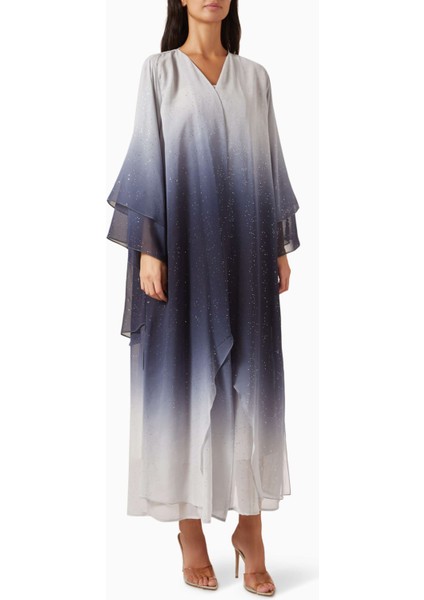 Işıltılı Dikişli Abaya Zamanın Ötesinde Şıklık ve Rahatlık Sunuyor