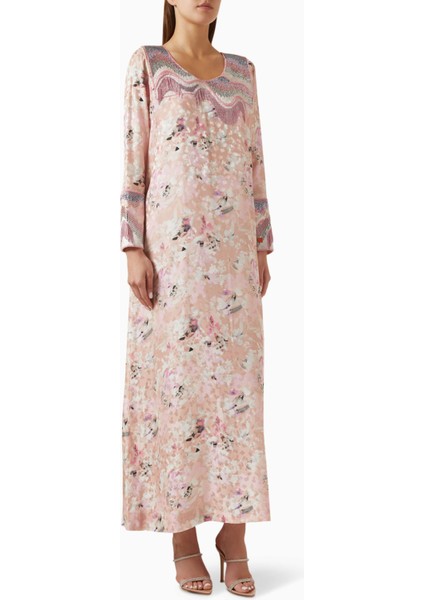 Şık Iki Katlı Ipek Jacquard Jalabiya Elbise Özel Işlemelerle Dikkat Çekici Tasarım