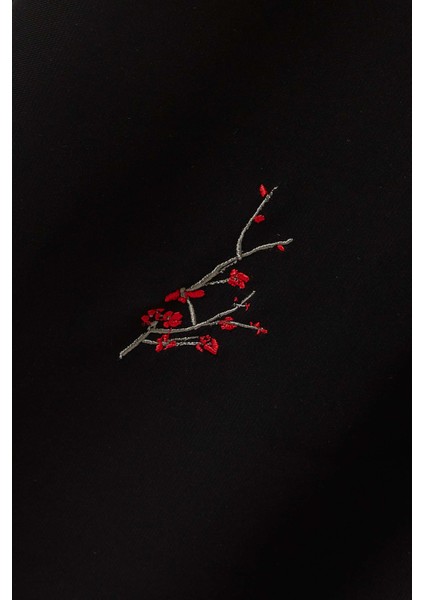 Modern ve Şık Uzun Kollu Abaya Bütünleyici Detaylarla Zarif Görünüm Sunuyor indirimleri