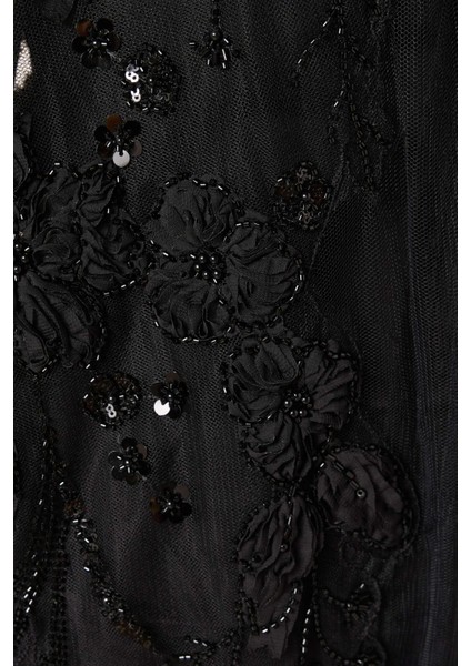 Şık Organze Abaya Botanik Nakış Detayıyla Rahat Günlük Kullanım Için Ideal indirimleri