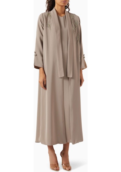 Şık Yüzüklü Abaya ile Rahat ve Zarif Tasarım Calla Stilinde