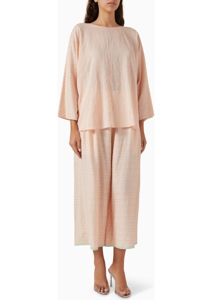 Konfor ve Şıklığı Bir Araya Getiren Üç Parçalı Işlemeli Abaya Seti indirimleri