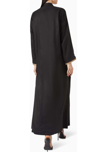 Modern ve Geleneksel Tasarımla Şıklığı Yansıtan Uzun Kollu Abaya modelleri