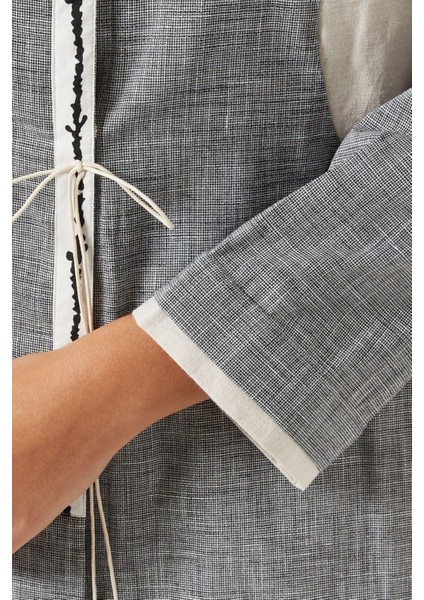 Modern Tasarımlarla Şıklığı Yansıtan Pamuklu Bağlamalı Abaya