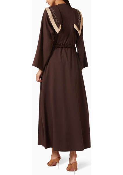 Şık Bel Sırası Abaya Modern ve Geleneksel Tarzı Birleştirir modelleri