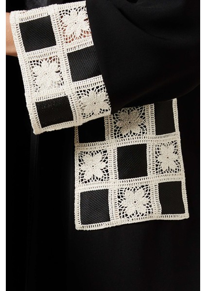 Şıklık ve Konforu Bir Araya Getiren Düz Kesim Uzun Kollu Abaya Tasarımı fırsatları