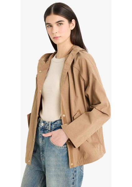 Su Geçirmez Regular Fit Kapüşonlu Çıtçıtlı Mont E8620AX25AU modelleri