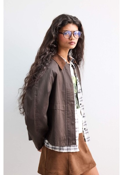 Su Geçirmez Relax Fit Kontrast Yaka Fermuarlı Mont E8623AX25AU modelleri