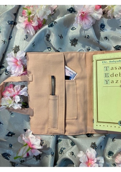 Kitap Ayraçlı Kulplu Kumaş Kur’an-I Kerim Kılıfı – Hafız Boy (20X14 Cm) | 3 Cepli, Sağdan Açılır Ki modelleri